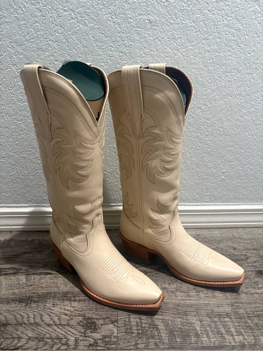 NIB Tecovas Annie In Bone Cream Western Cowboy Boots